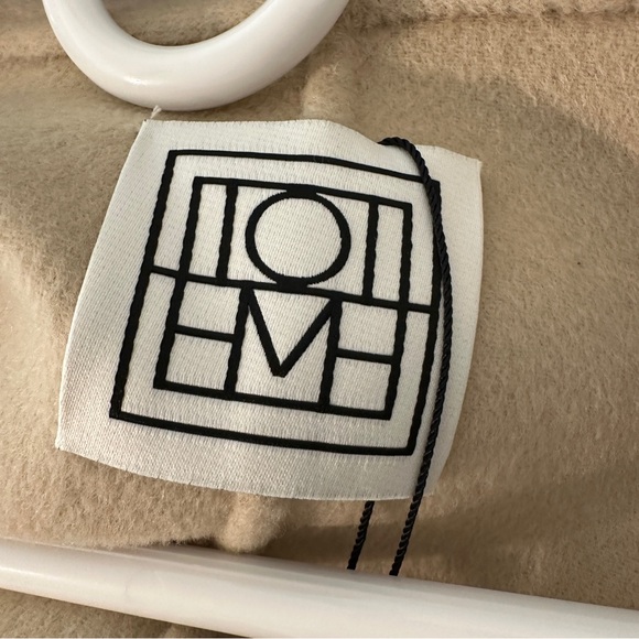 Toteme Robe Coat - Picture 13 of 14